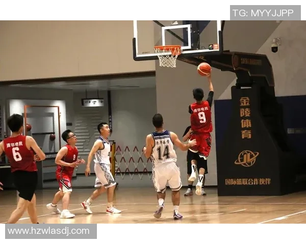 武汉篮球队战术变革引发热议探索新打法与球队未来发展方向