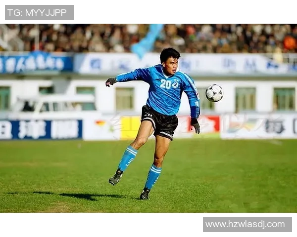 大连足球王鹏的崛起之路与未来展望：从青训到职业生涯的精彩历程